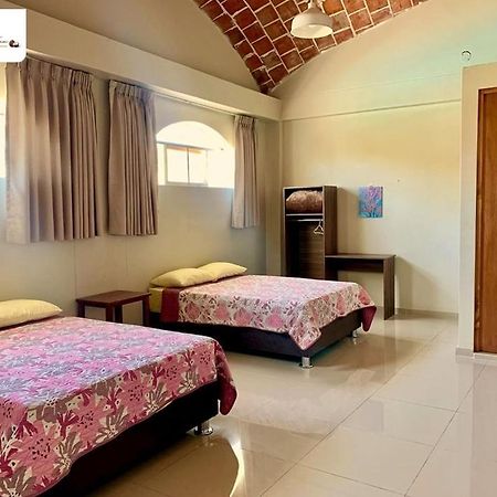 Hotel Cocos Inn Іка Екстер'єр фото